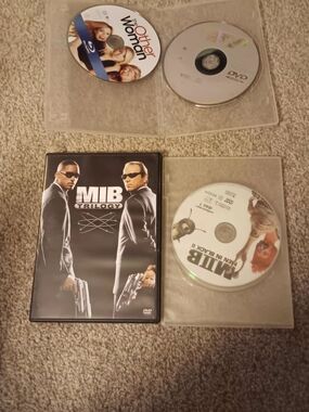 Men in Black Trilogy DVD Set with Assorted Movie Discs